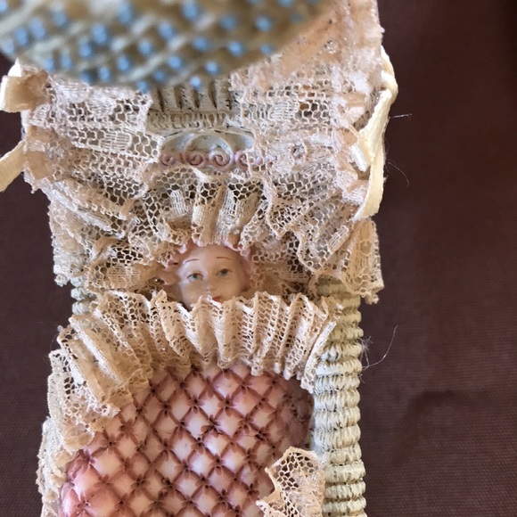 Vintage Ornament Louis Nichole Victorian Baby In a Cradle - Picture 7 of 8